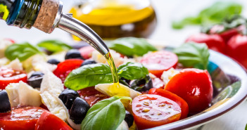 Studiu: Dieta mediteraneeană menţine creierul tânăr