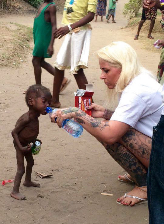 nigerian-starving-thirsty-boy-hope-rescued-anja-ringgren-loven-19