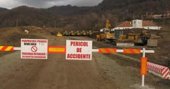 În 2014, Deva Gold a început lucrări premergătoare de amenajare a minelor de la Certeju de Sus. Legalitatea autorizațiilor a fost contestată de societatea civilă. Autoritățile din domeniu au luat măsuri doar după ce o petiție cu peste 10.000 de semnături a ajuns la președintele Klaus Iohannis
